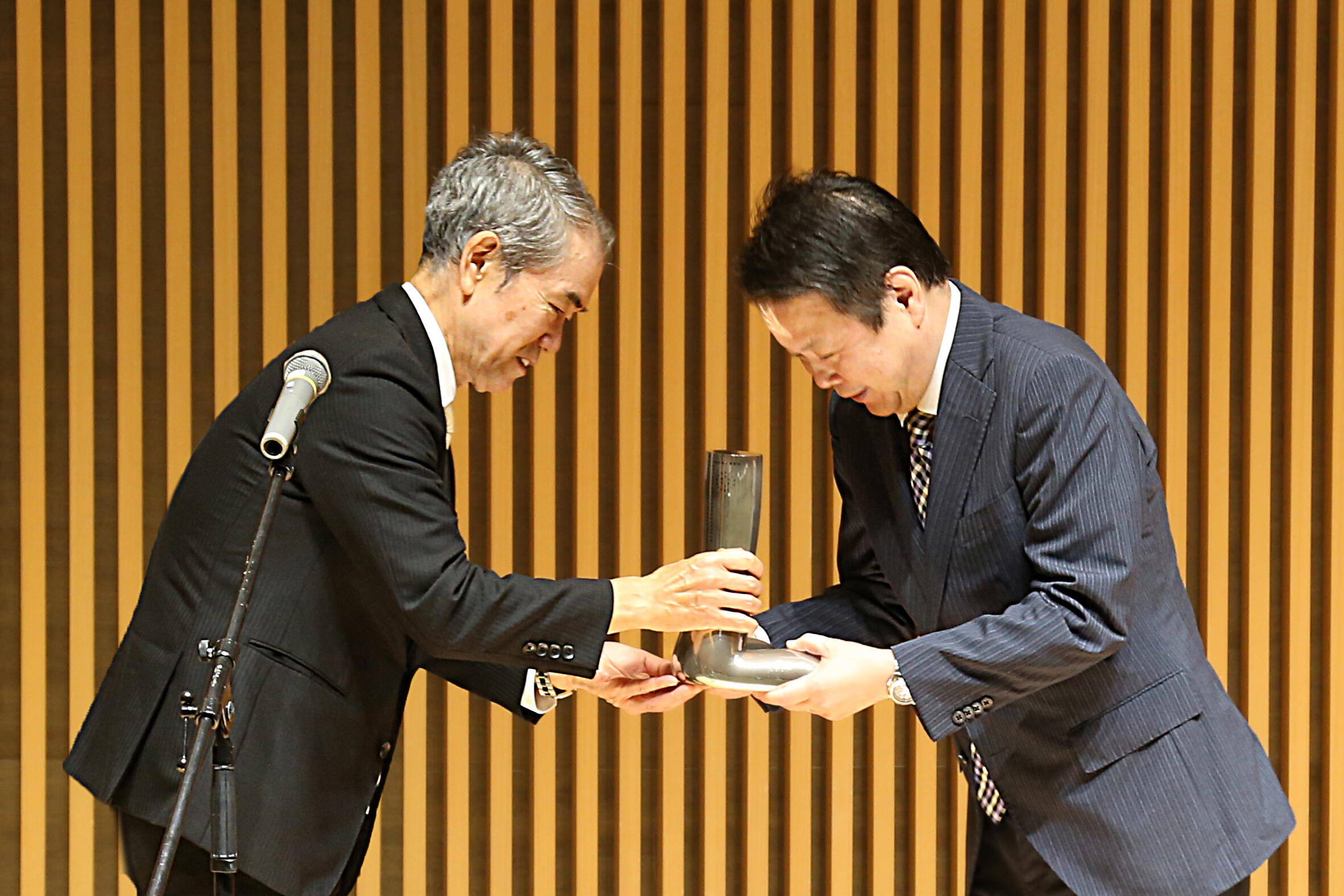 池内健 教授が新潟日報文化賞を受賞しました！ ニュース 新潟大学脳研究所 脳神経内科